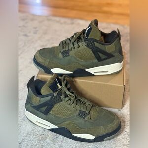Air Jordan 4 Medium Olive Size 13 — Preowned, Missing 1 Insole